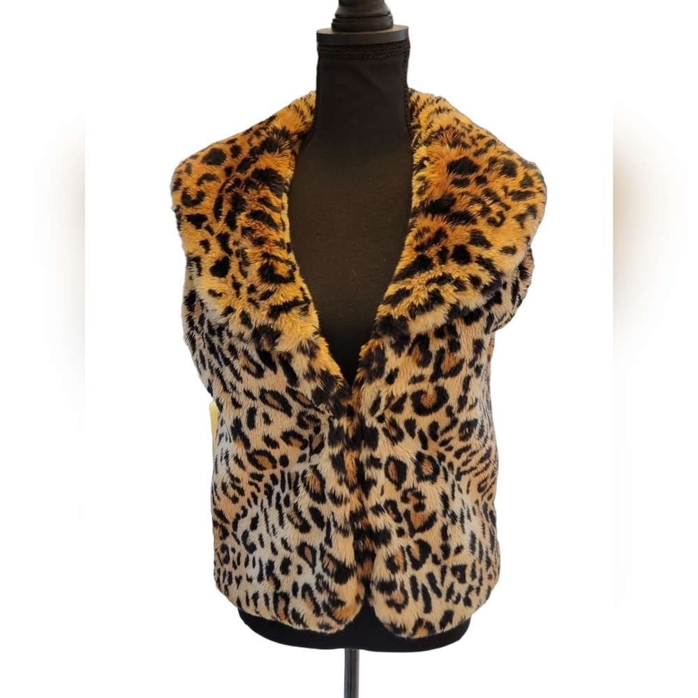 Faux leopard print furry jacket